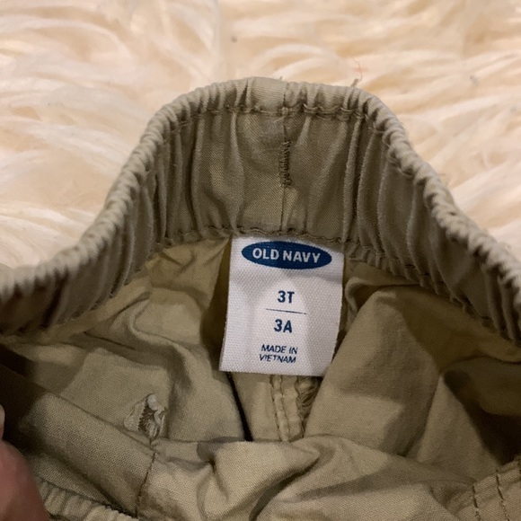 Old Navy Khaki and OshKosh B’Gosh Black Shorts in 3T - Picture 3 of 7